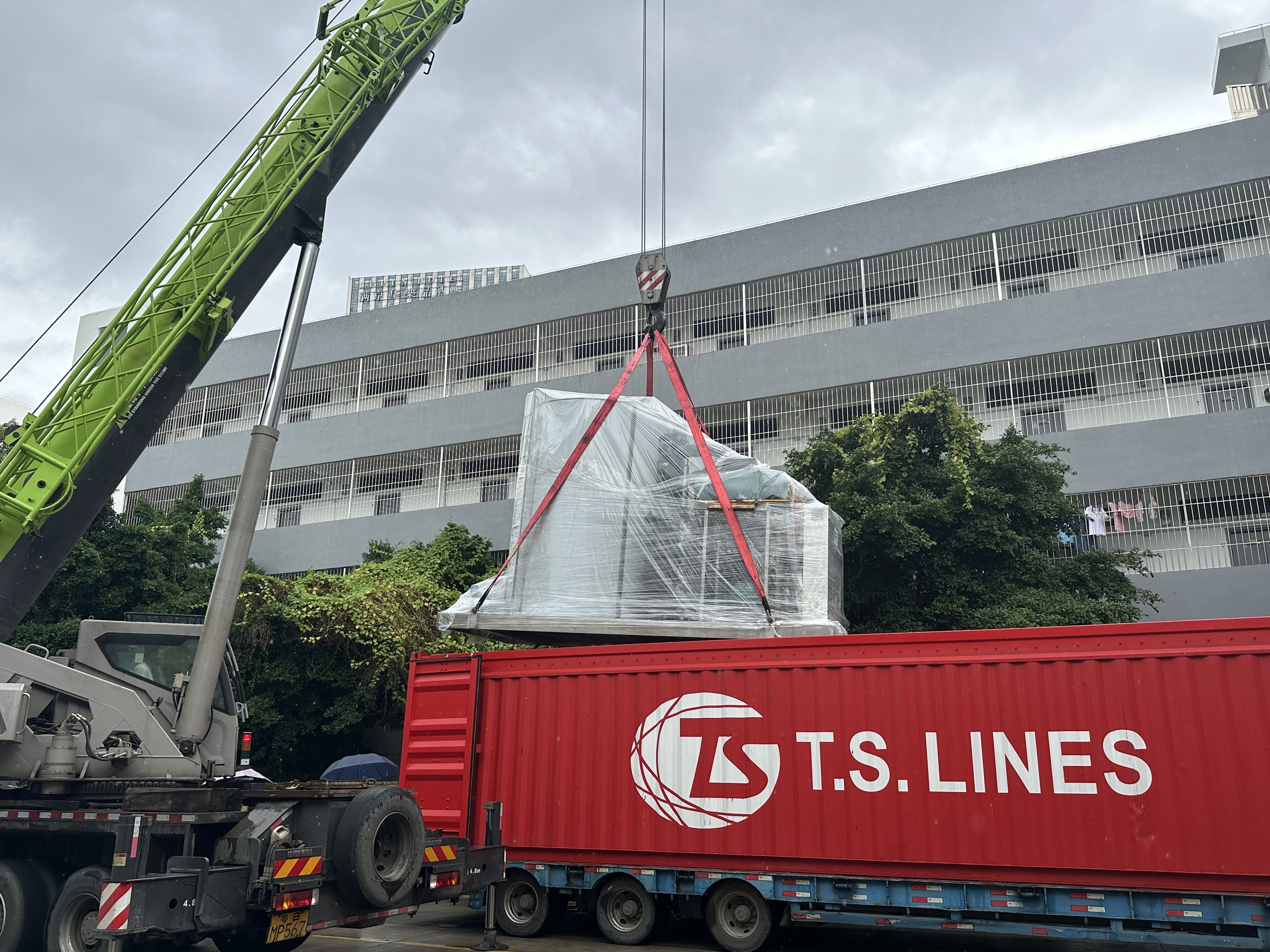 ICESTA 50T Flake Ice Machine Shipped on May 15 for Major Reservoir Fish Preservation Project in Dalian
