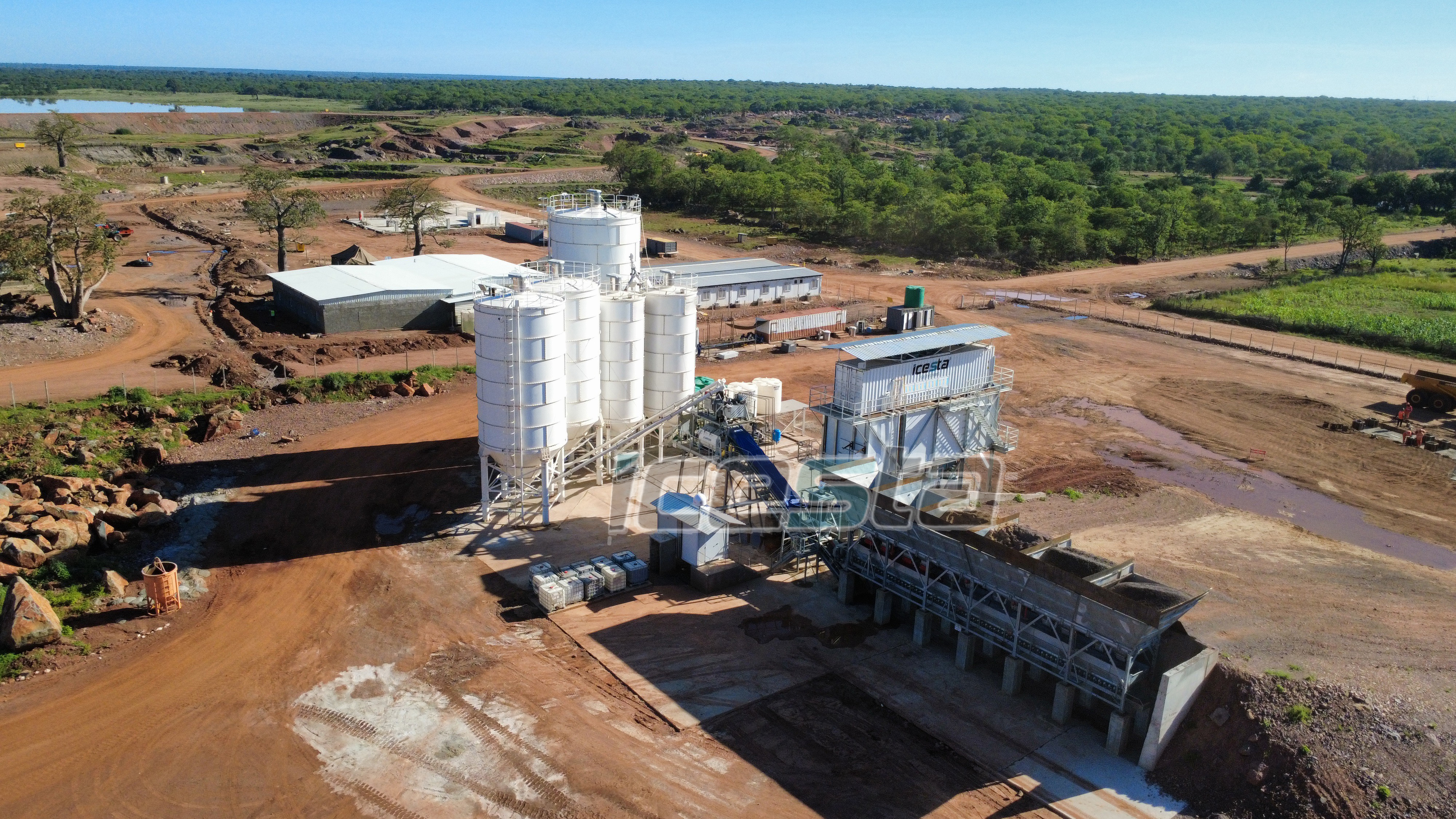 ICESTA Delivers 30T Flake Ice Machine + Fully Automatic Ice Storage & Delivery System + Water Chiller for Angola Concrete Cooling Project